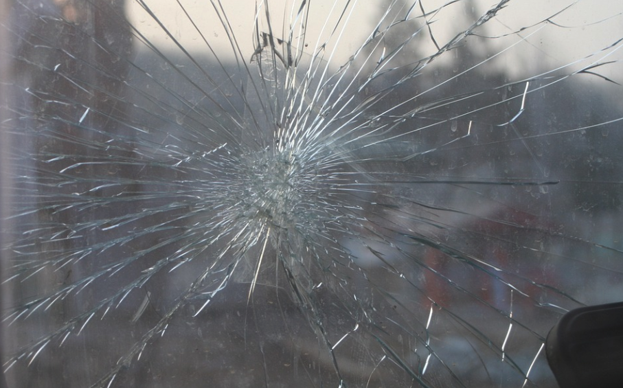Expert’s guide to windscreen chips, cracks and repairs