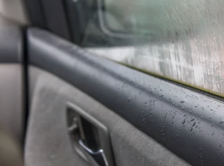 How to stop your car windows from fogging up